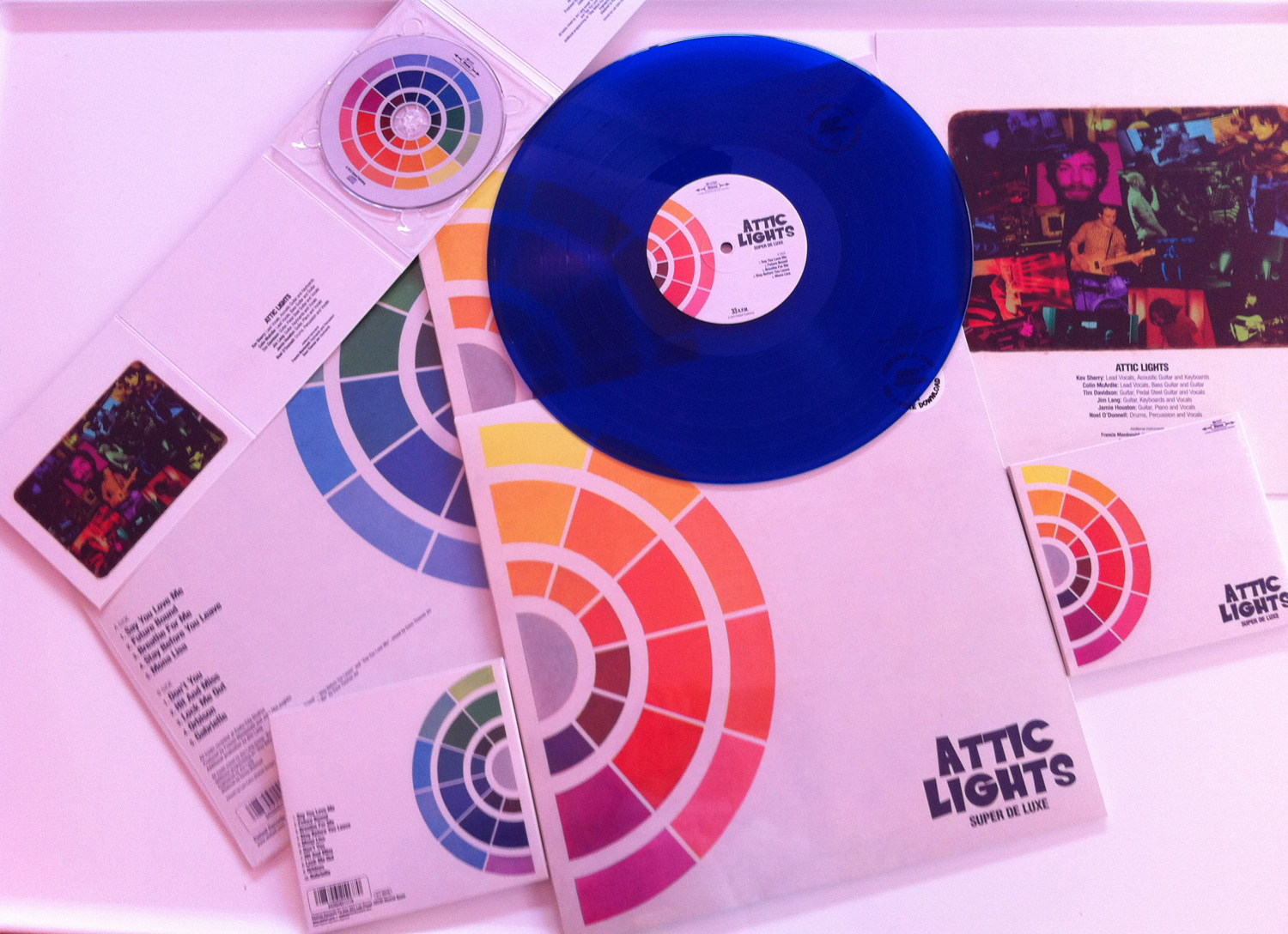 Imagen destacada de noticia: ATTIC LIGHTS: Publican su segundo álbum “Super De Luxe” en Elefant